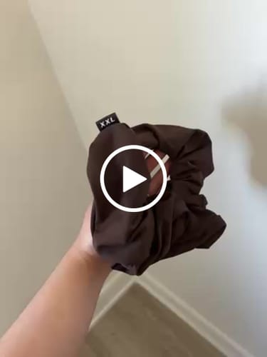 Customer video review of Yoga Mat XXL Scrunchie