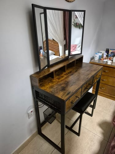 Customer photo review of Τραπέζι Μπουντουάρ Μακιγιάζ Τραπέζι Μεικαπ Τουαλέτας Κρεβατοκάμαρας με Σκαμπό Καθρέφτης Vintage Καφέ RV-T004B01