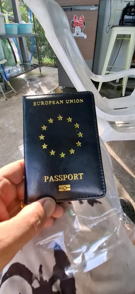 Customer photo review of Protège Passeport Union Européenne