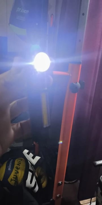 Customer photo review of Multifunktionale 2-in-1 LED Taschenlampe & Stirnlampe