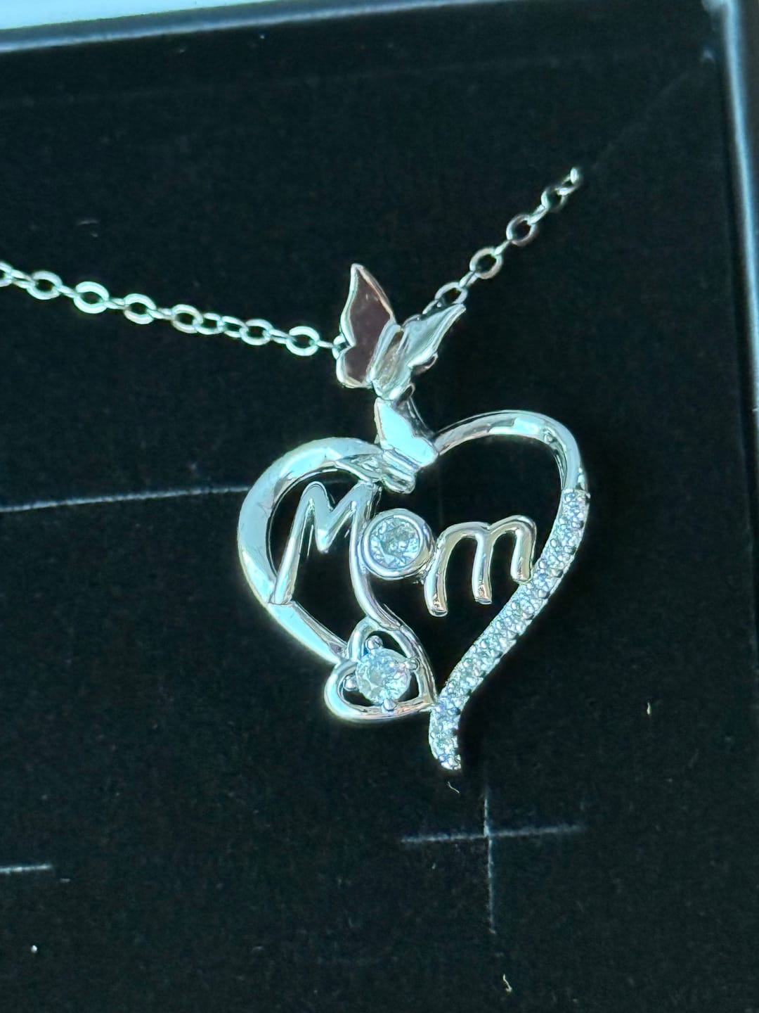 Customer photo review of Mabel 18k White Gold Plated Mom Heart Pendant Necklace with Simulated Diamond Crystals