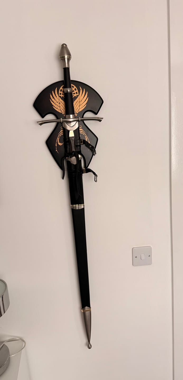 Customer photo review of LORD OF THE RINGS - Deluxe Strider Ranger Sword