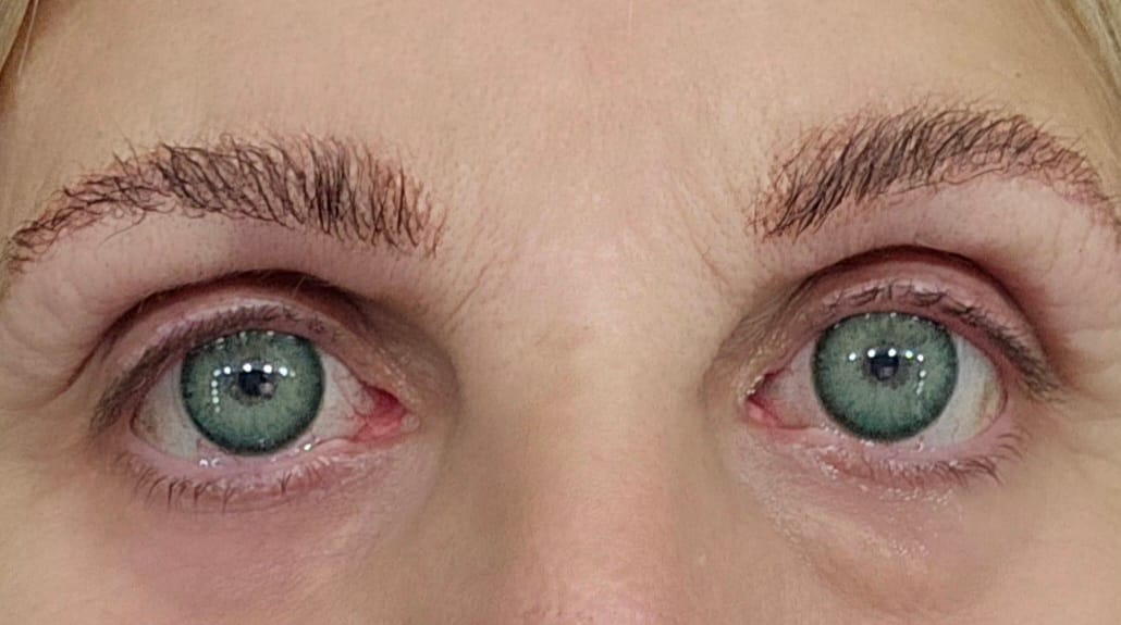 Customer photo review of Perla Green Prescription Coloured Contact Lenses