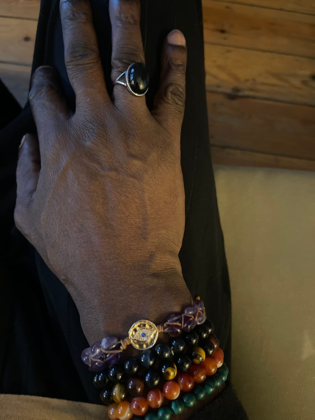 Customer photo review of Bague Ajustable "Guérison de L'Âme" en Obsidienne Œil Céleste & Argent