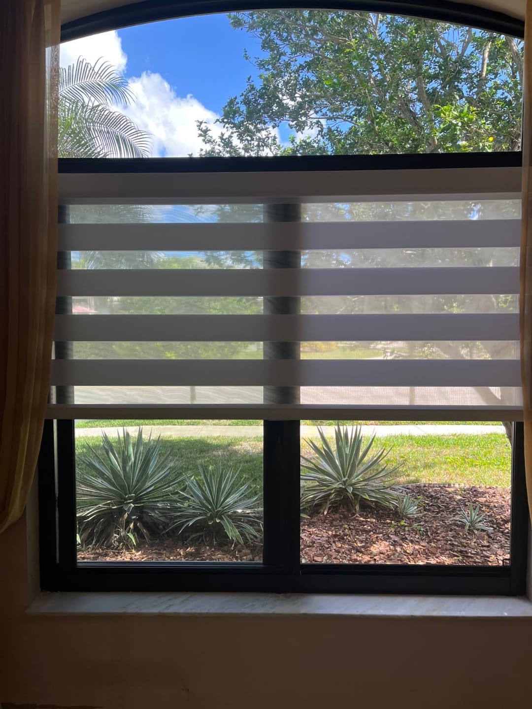 Customer photo review of Bringnox No Drill Motorized Zebra Roller Blinds 100% Blackout