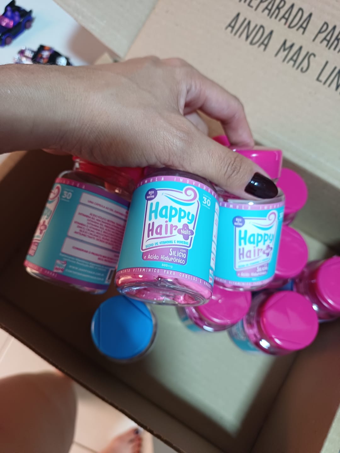 Customer photo review of Happy Hair 6 Potes + 6 Potes Grátis + 1 Melatonina + 1 Colágeno + 1 Happy Calm (Total 15 Potes)