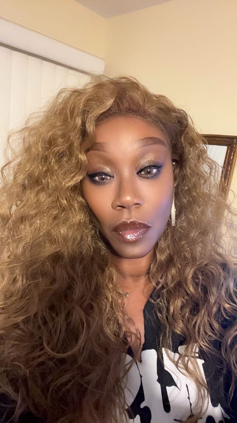Customer photo review of Sensationnel What Lace Glueless 13x6 HD Lace Front Wig - ZION