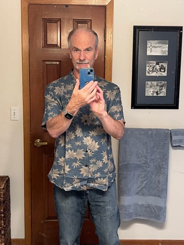 Customer photo review of Men's Maple Leaf Breathable Top Cotton Pocket Short Sleeve Summer Shirt