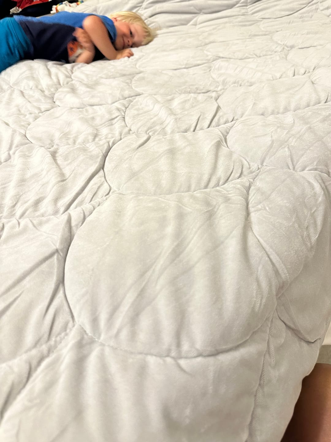 Customer photo review of Dekbed Zonder Overtrek Velvet™ Stone Grey