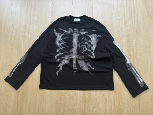 Customer photo review of Skeleton Graphic Waffle Sweatshirt – Spooky Halloween Vibes