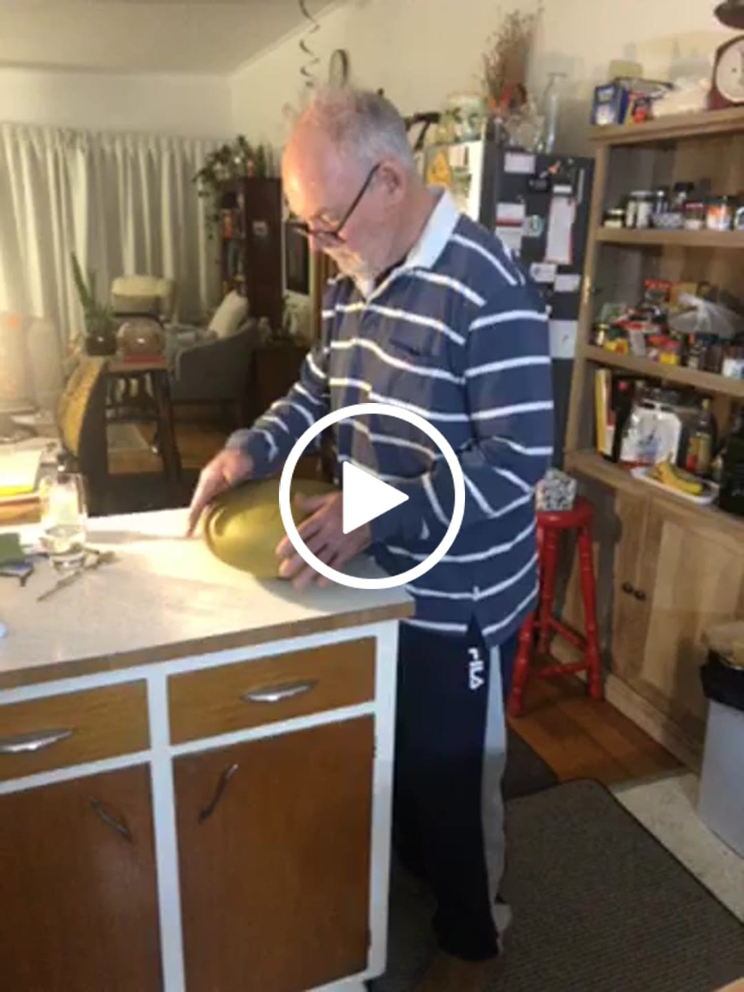 Customer video review of Hluru Steel Tongue Drum 12" 8-Note C Pentatonic