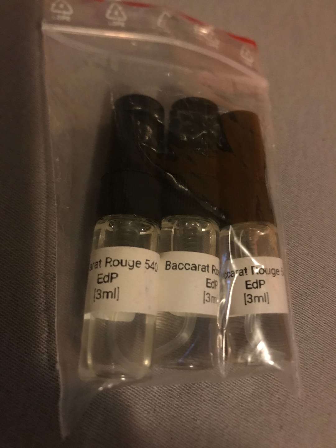 Customer photo review of Maison Francis Kurkdjian Paris - Baccarat Rouge 540 - Extrait de Parfum Probe