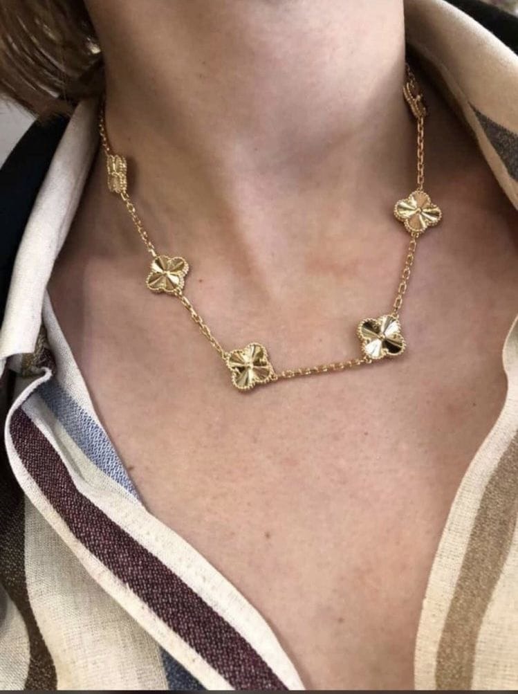 Customer photo review of AV Four Leaf Clover yellow gold