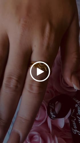 Customer video review of Bague Ajustable - À ma soeur - Je serai toujours à tes côtés