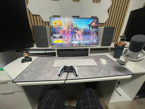 Customer photo review of Cloud White | Mousepad