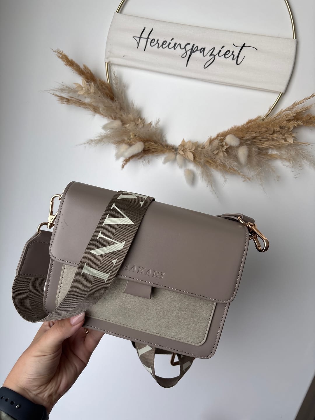 Customer photo review of VALDA - TAUPE