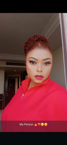 Customer photo review of Premium virgin hair: 360 curly unit