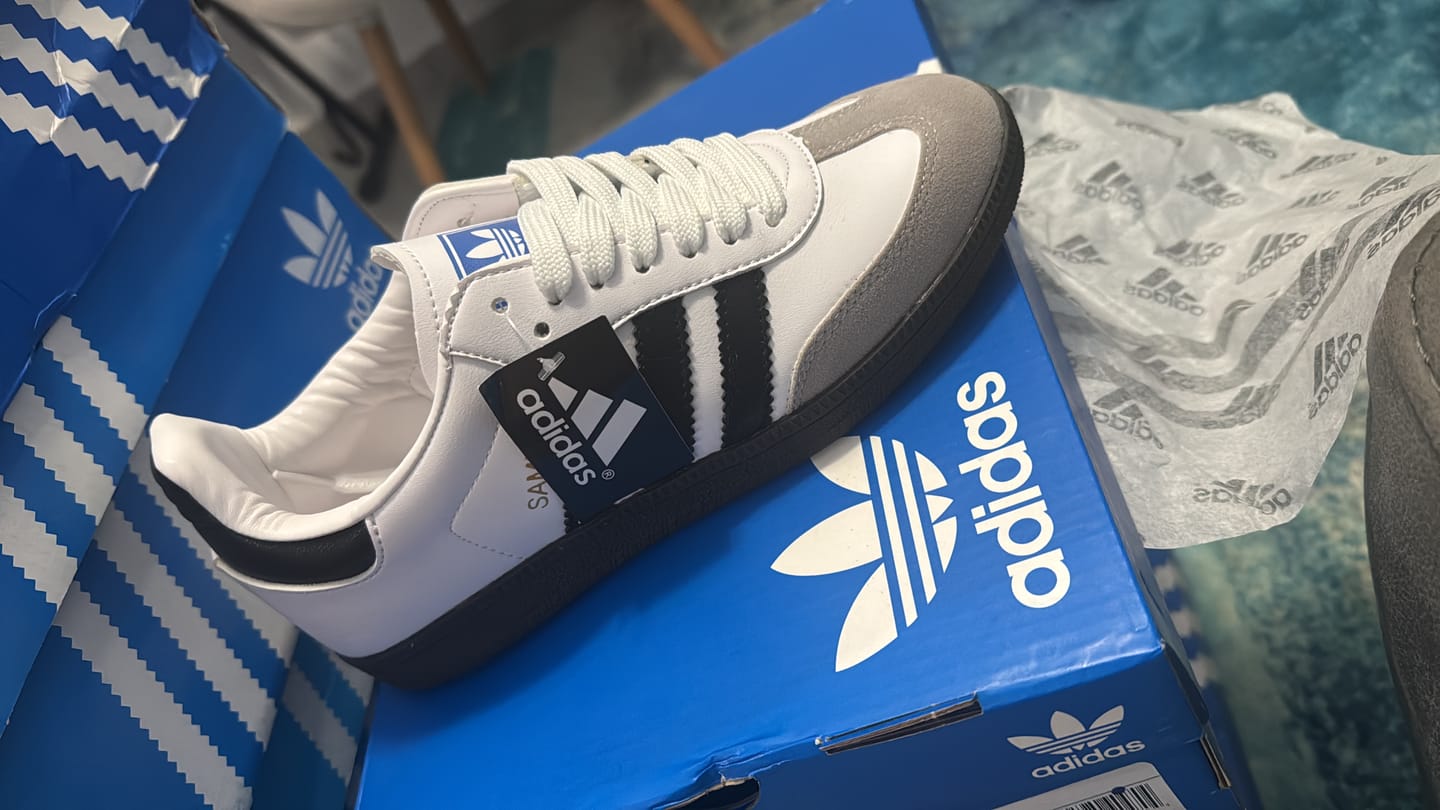 Customer photo review of Paq 6 Pares Tenis Samba Blanco Negro Gris 25/28.5