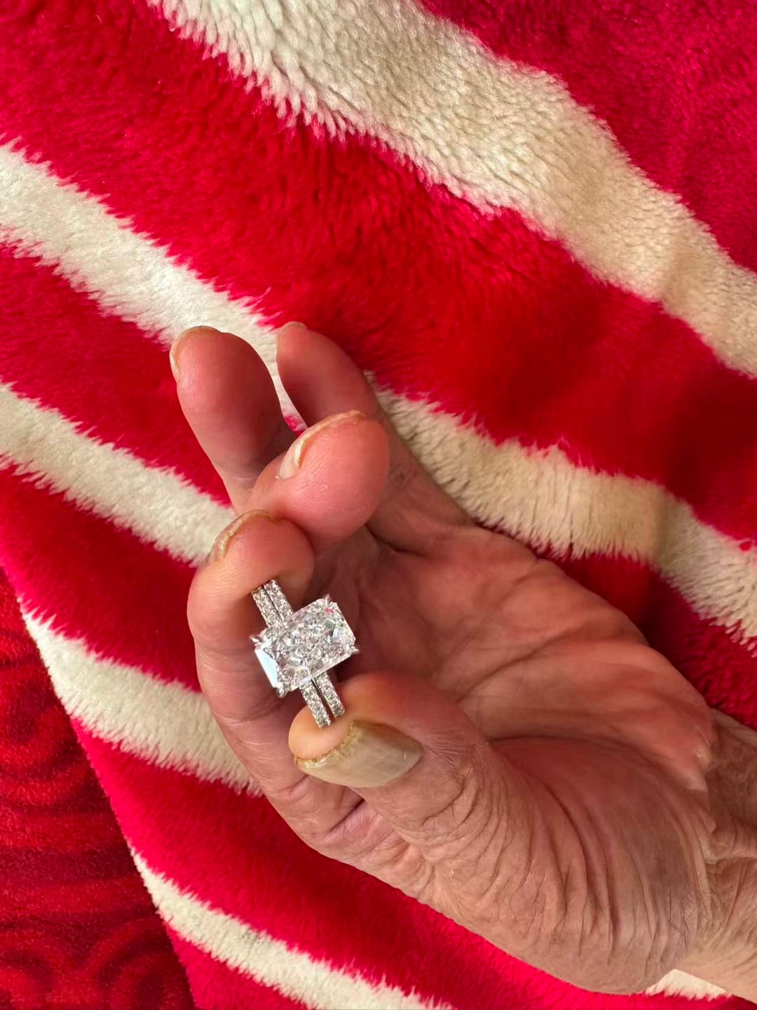 Customer photo review of S925 3.5 Carat Radiant Cut Wedding Ring Set In Sterling Silver Holiday Ring Gift For Women