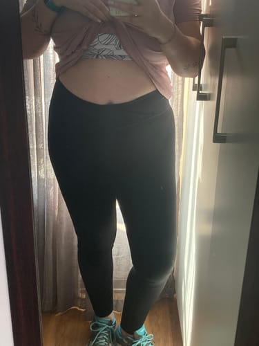 Customer photo review of Plain Crossover High-Rise Leggings
