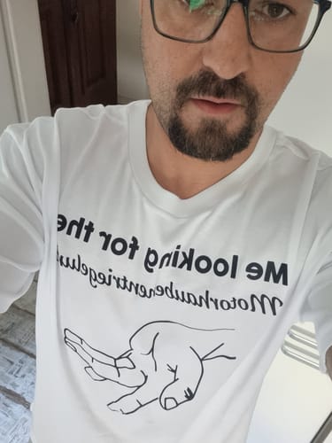 Customer photo review of MOTORHAUBENENTRIEGELUNG - Premium Shirt Unisex