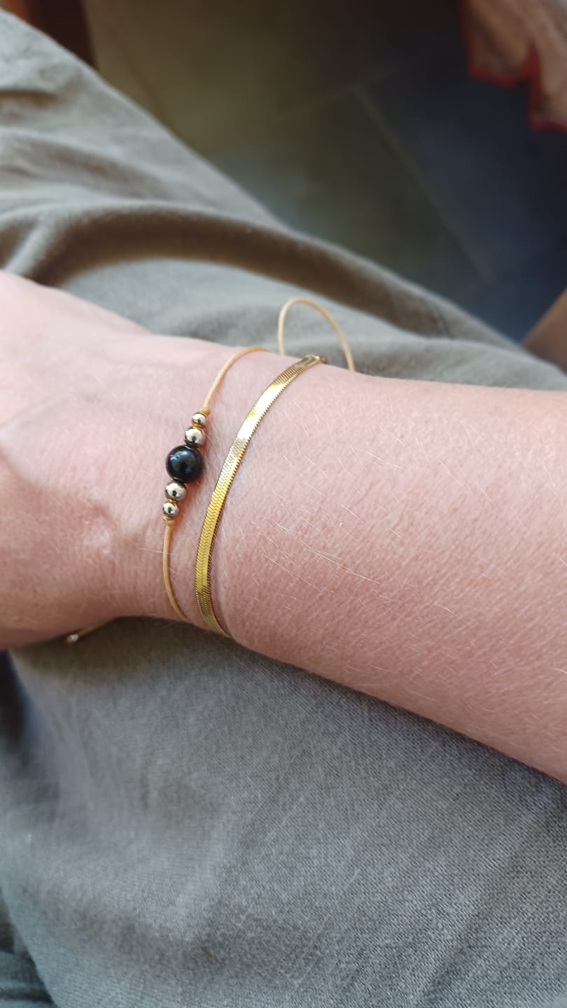 Customer photo review of Obsidian Armband - Naturband