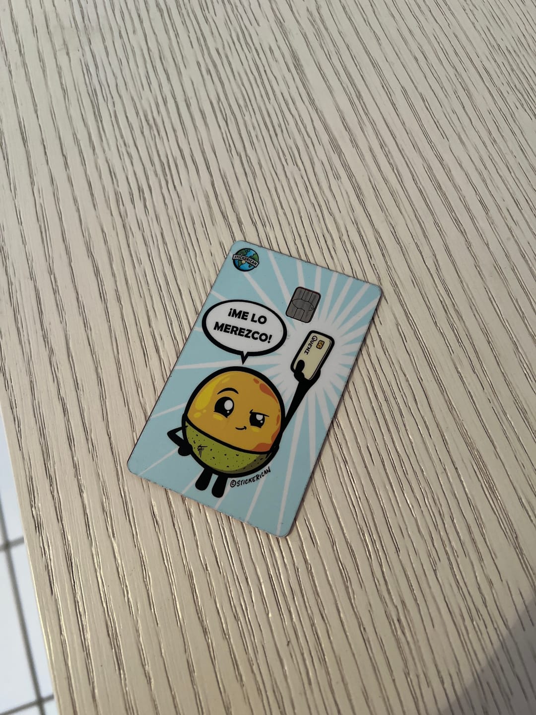 Customer photo review of Me Lo Merezco - Sticker para Tarjeta de Crédito