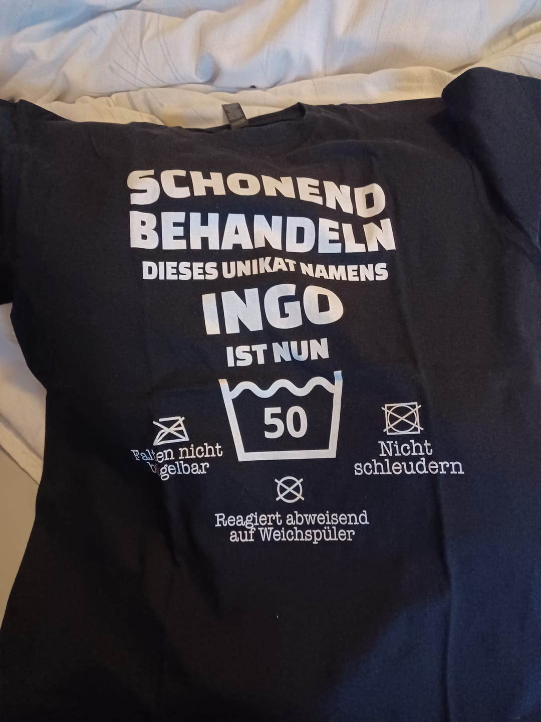 Customer photo review of Lustiges Geburtstags Shirt - Schonend Behandeln - Personalisierbares Herren T-Shirt