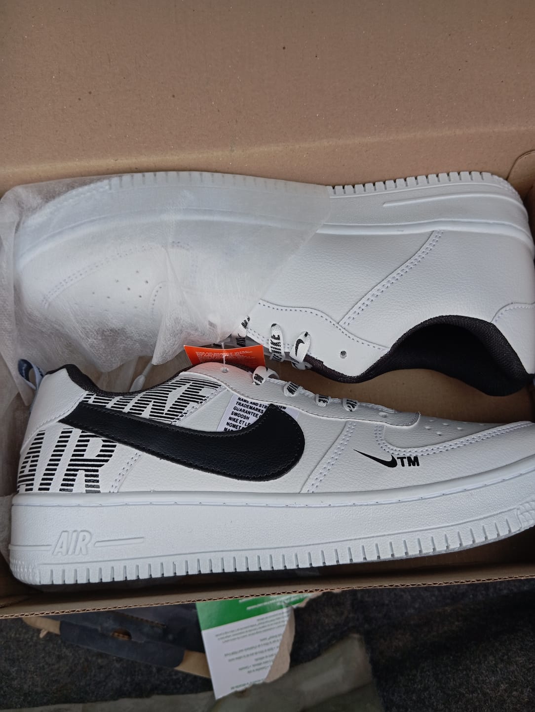 Customer photo review of Tenis 420 Blanco Negro Negro