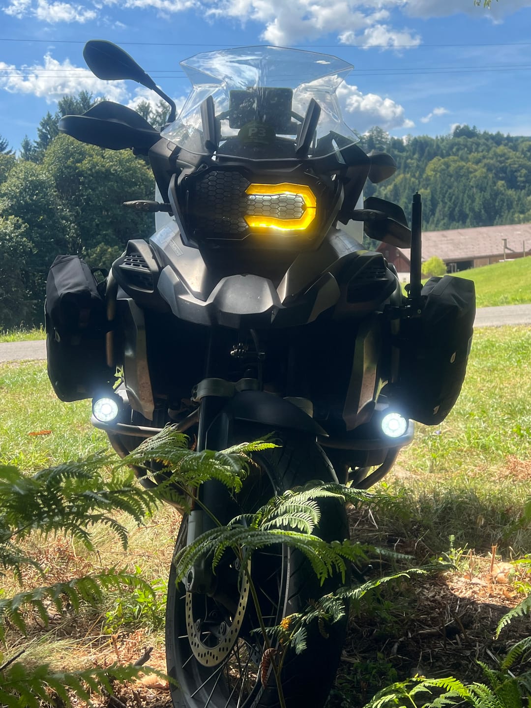 Customer photo review of Headlight Guard Kit BMW R1200/1250 GS / ADVENTURE LC (Liquid Cooled) - [Patent Pending]