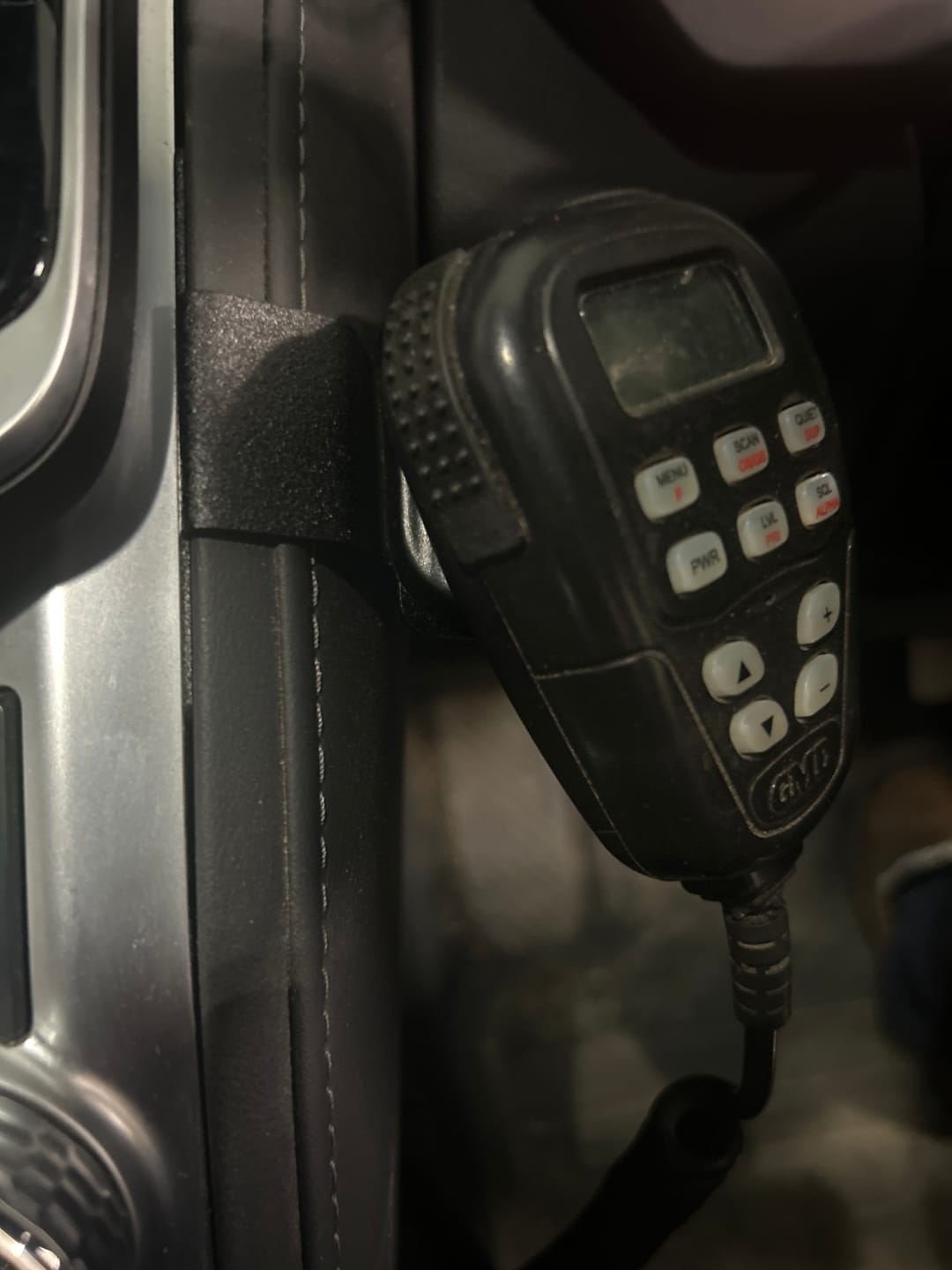 Customer photo review of PRE-ORDER ONLY - UHF Handpiece Bracket - LC300 Series - Dash Mount