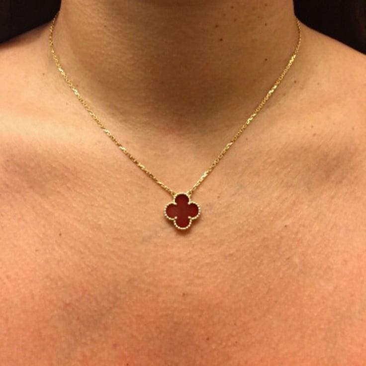 Customer photo review of AV Four Leaf Clover yellow gold