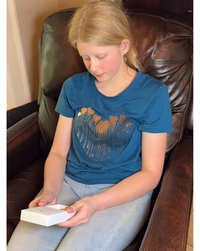 Customer photo review of Für Meine Enkeltochter - Du Bist Schlau Und Mutig - Herz-Halskette
