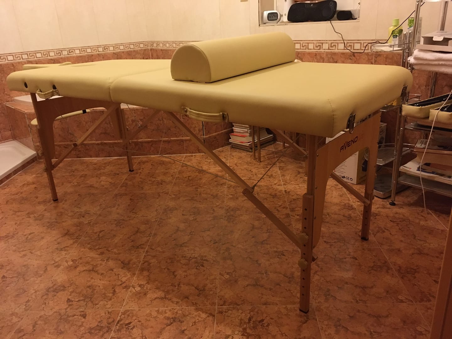 Customer photo review of Massageliege Klappbar Sofia | Kosmetikliege