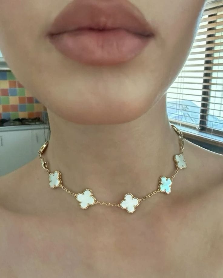 Customer photo review of AV Four Leaf Clover yellow gold