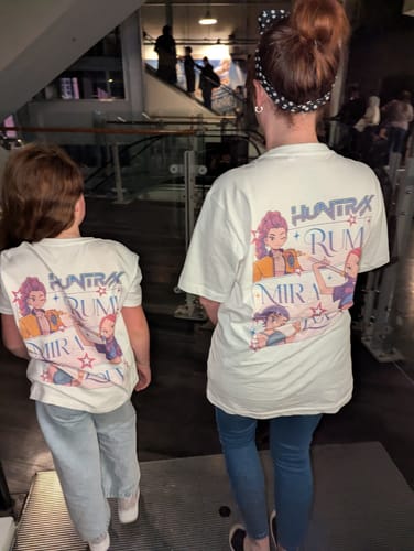 Customer photo review of Huntrix KPDH Oversized Print White T-Shirt Front & Back