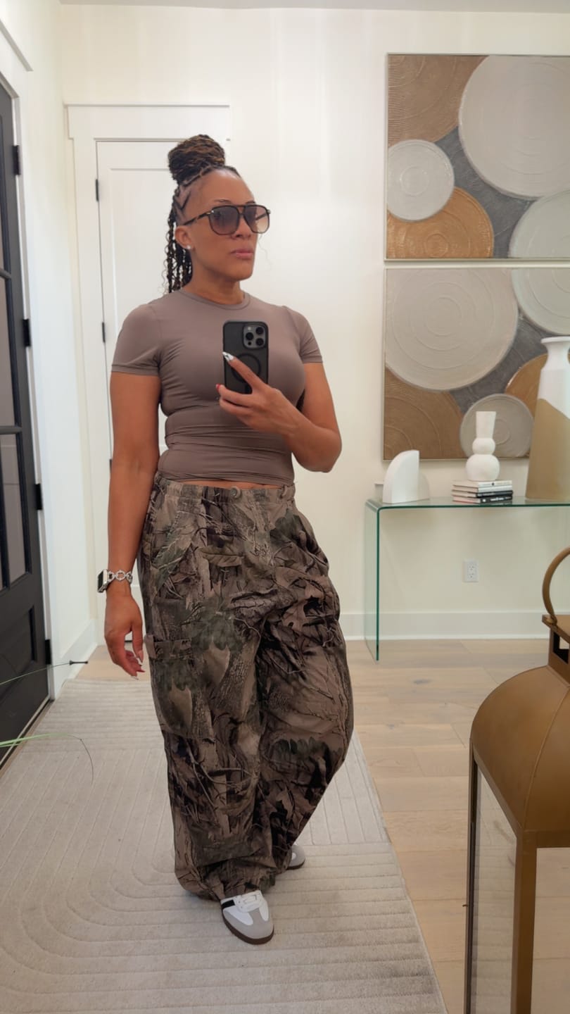 Customer photo review of W283 Off-Duty pants