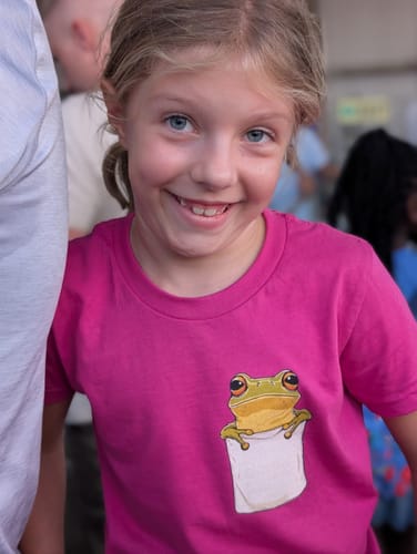 Customer photo review of Frog In Pocket Kids T-Shirt