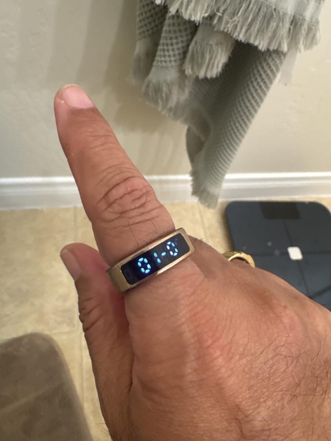 Customer photo review of Pulserive Halo Smart Ring, Built-in display Sleep Tracker, Activity & Fitness Tracker, Blood Pressure& Oxygen Tracker with Gesture control