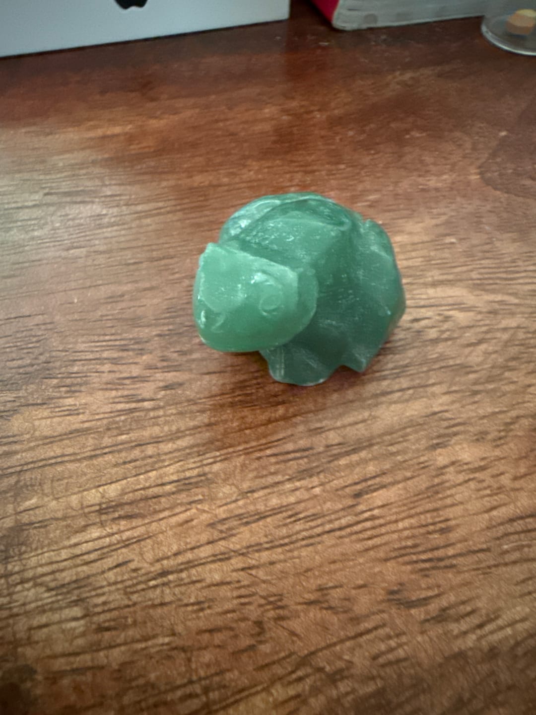 Customer photo review of Olivenorma Natural Gemstone Carved Frog Statue Gemstone Decoration