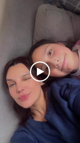 Customer video review of SWEATER REGINA AZUL