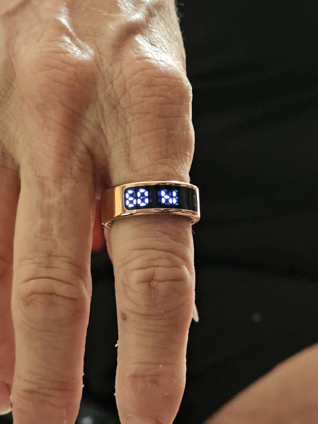 Customer photo review of Pulserive Halo Smart Ring, Built-in display Sleep Tracker, Activity & Fitness Tracker, Blood Pressure& Oxygen Tracker with Gesture control