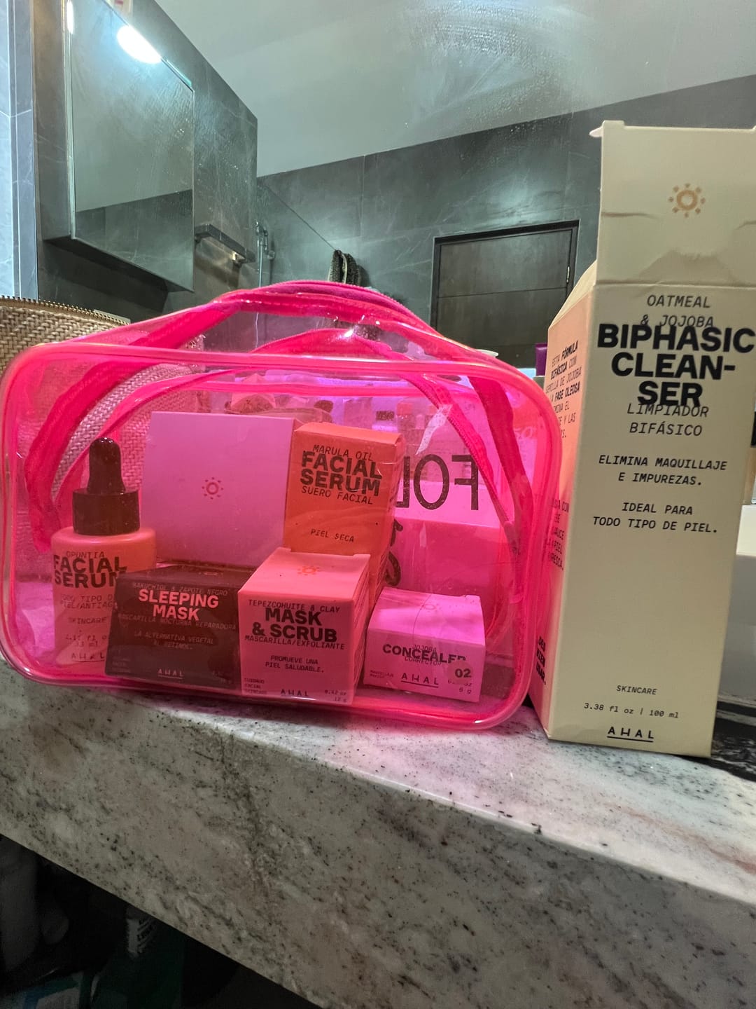 Customer photo review of Biphasic Cleanser / Limpiador Bifásico