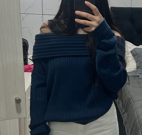 Customer photo review of SWEATER LINA ROJO