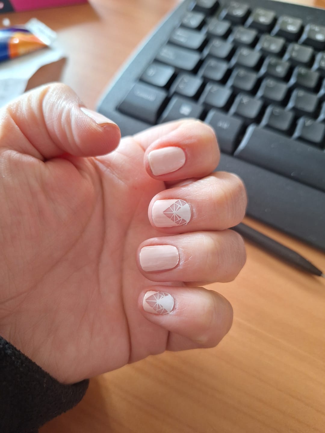Customer photo review of Queen Pink | Stickers de Esmalte