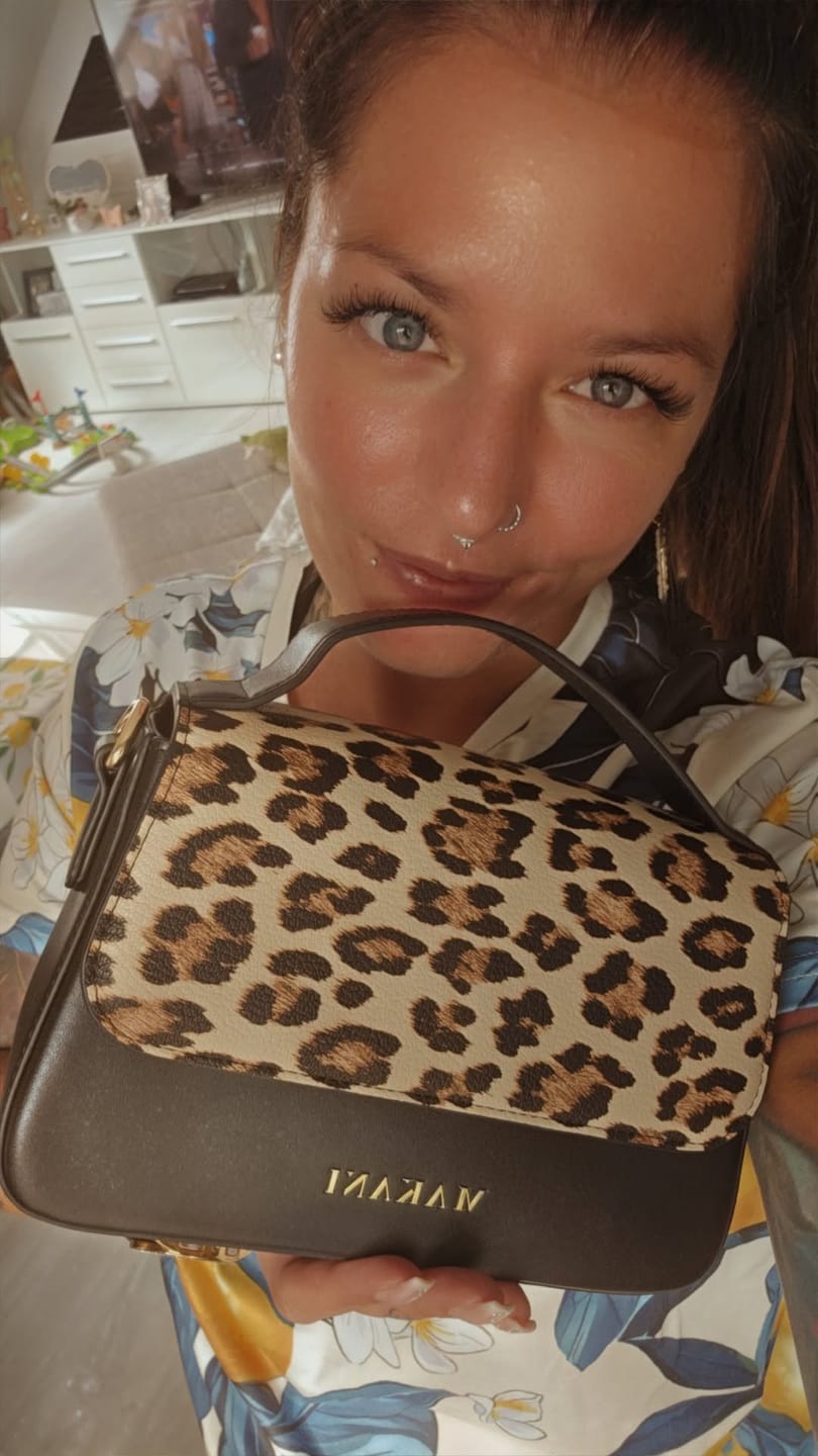 Customer photo review of NALUA - BLACK LEO