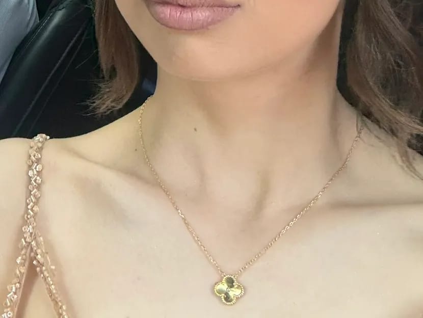 Customer photo review of AV Four Leaf Clover yellow gold