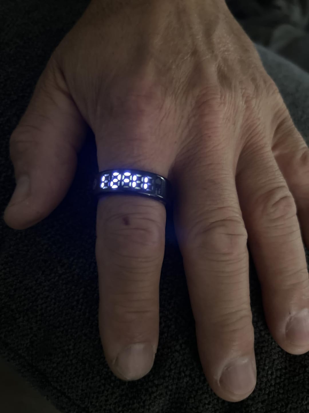 Customer photo review of Pulserive Halo Smart Ring, Built-in display Sleep Tracker, Activity & Fitness Tracker, Blood Pressure& Oxygen Tracker with Gesture control