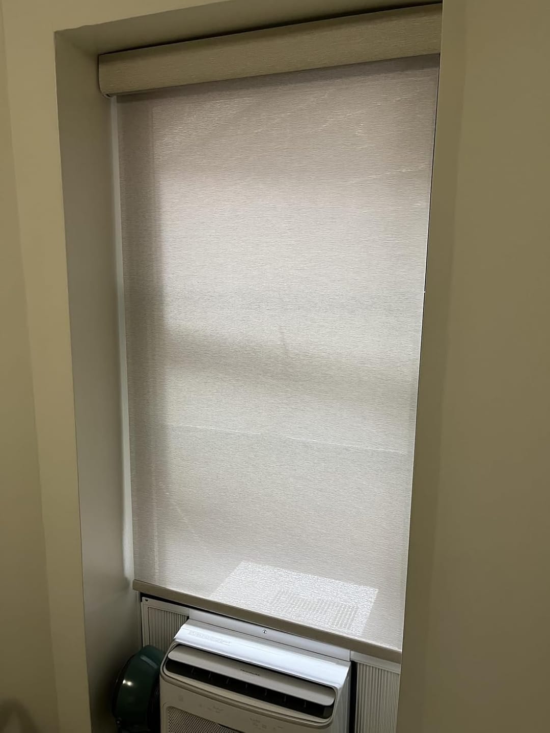 Customer photo review of Bringnox No Drill Motorized Roller Shades 70% Blackout Linen