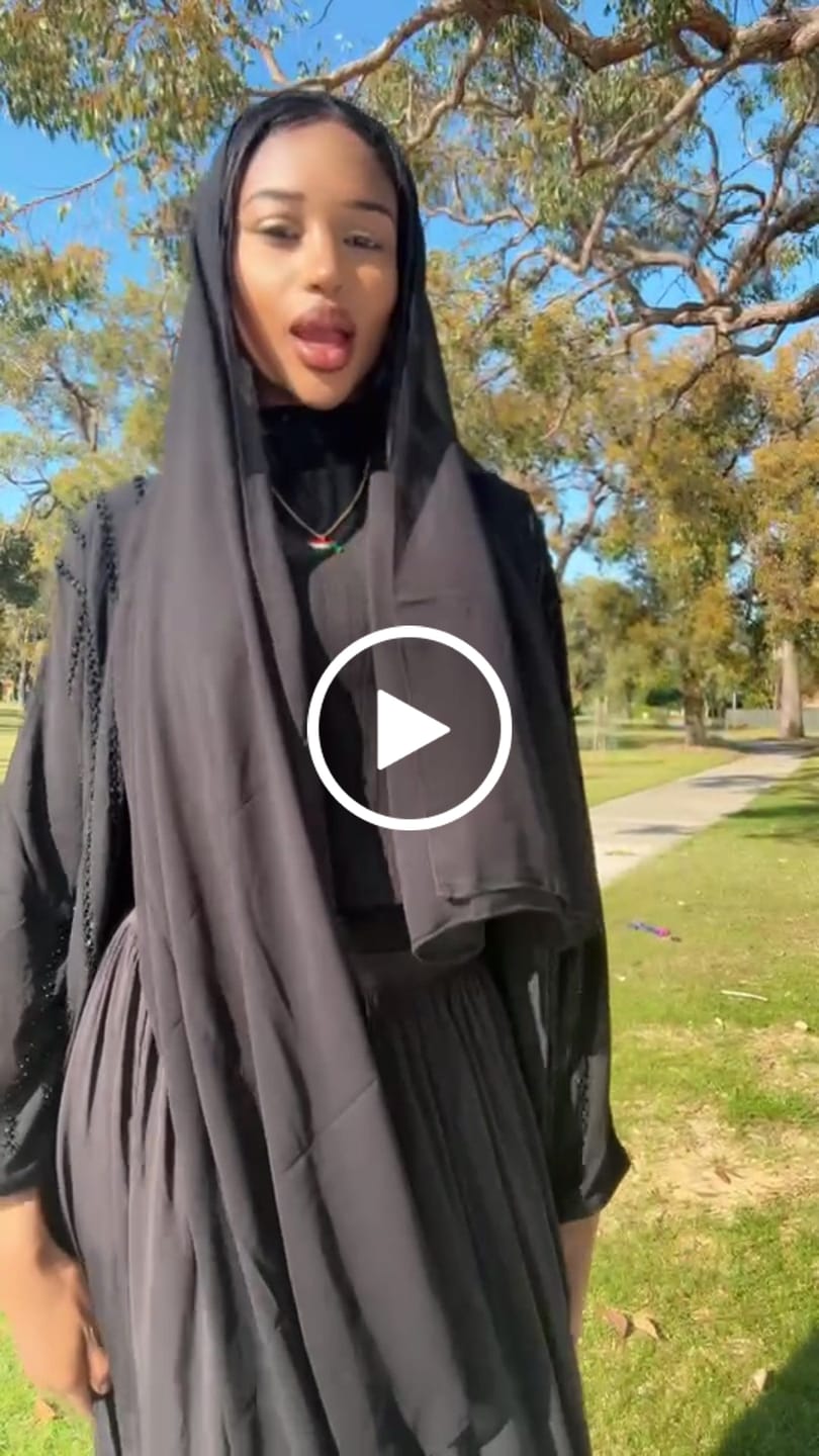 Customer video review of Amira Black on Black Abaya Set